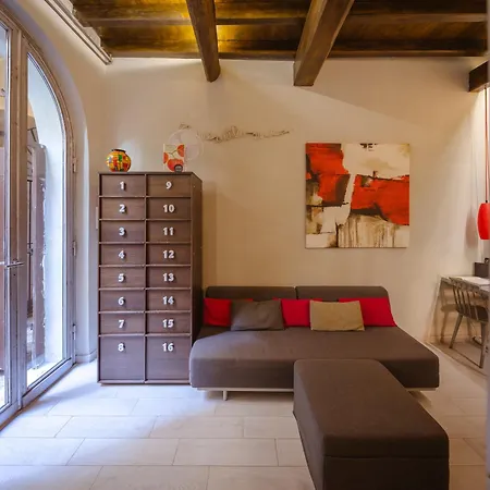 Modern Loft Next To The Spanish Steps *