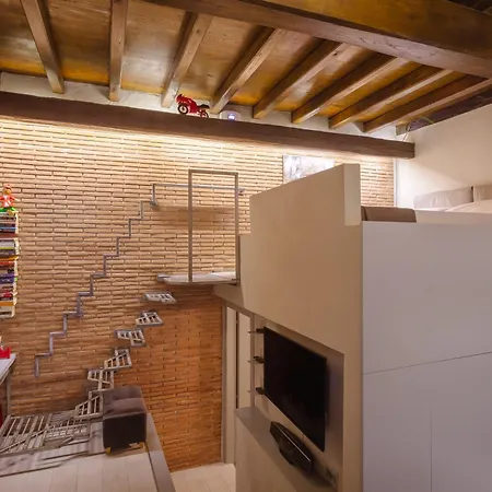 Modern Loft Next To The Spanish Steps